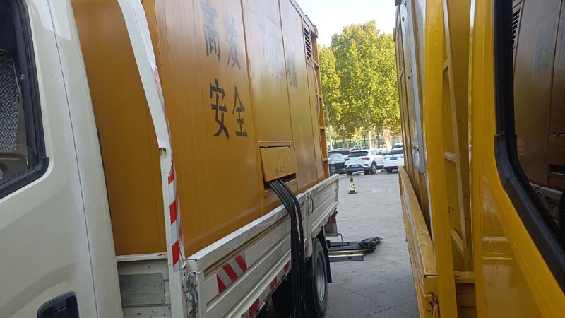 霞山如何判断柴油发电机组和UPS电源的切换时间是否符合要求？
